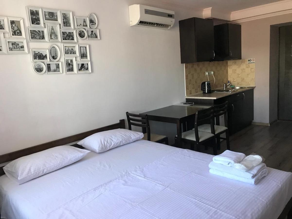 Rest Time Apartments Odessa Extérieur photo